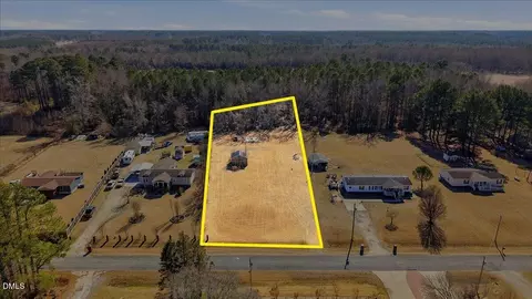618 Phillips Rd, Selma, NC 27576
