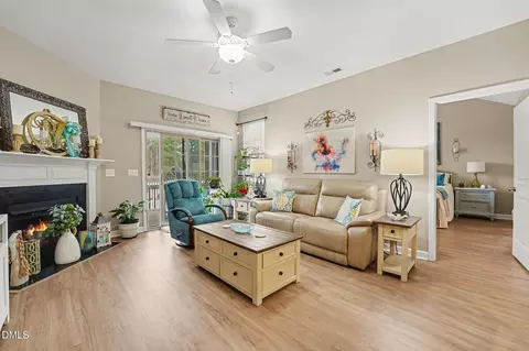 Living - 21 Cedar Hollow Dr, Garner, NC 27529 photo 3 of 3