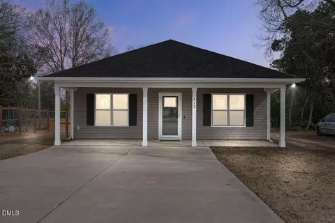 512 W Lofton St, Lillington, NC 27546