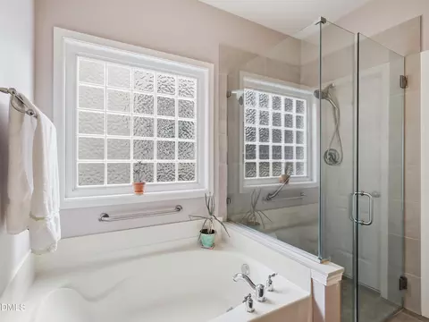 Bath - 9108 Linslade Way, Wake Forest, NC 27587 photo 1 of 4