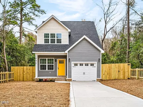 945 W Lowe Ave, Southern Pines, NC 28387