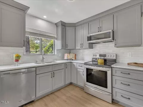 Kitchen - 717 E Millbrook Rd, Raleigh, NC 27609 photo 3 of 5