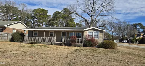 480 5 Bridge Rd, Clinton, NC 28328