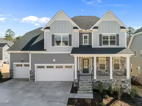 160 Cramerton Dr, Holly Springs, NC 27540