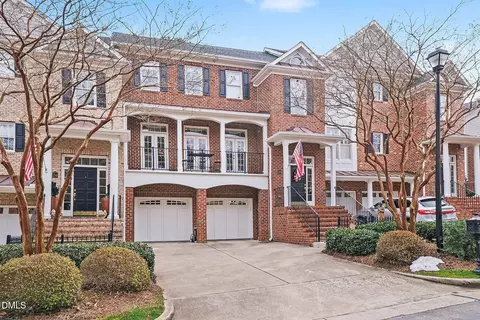 212 Lions Gate Dr, Cary, NC 27518