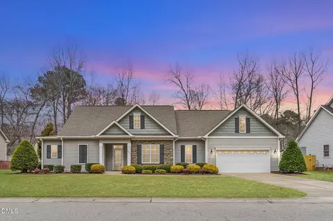 929 E Ivy Valley Dr, Fuquay Varina, NC 27526