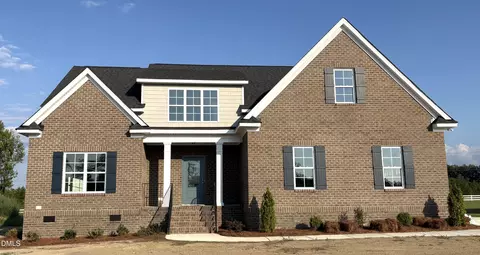 7637 Sweetwater Dr, Nashville, NC 27856