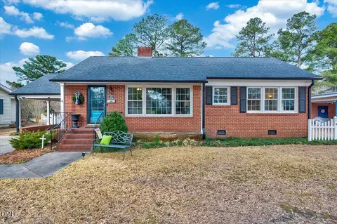 918 S Vermont St, Smithfield, NC 27577
