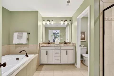 Bath - 109 Willow View Ln, Apex, NC 27539 photo 3 of 4
