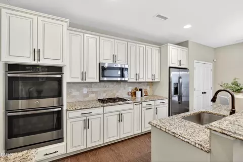 Kitchen - 109 Willow View Ln, Apex, NC 27539 photo 3 of 5