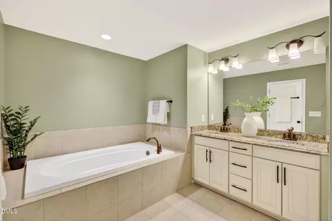 Bath - 109 Willow View Ln, Apex, NC 27539 photo 2 of 4