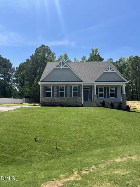 447 Rising Star Dr, Clayton, NC 27520