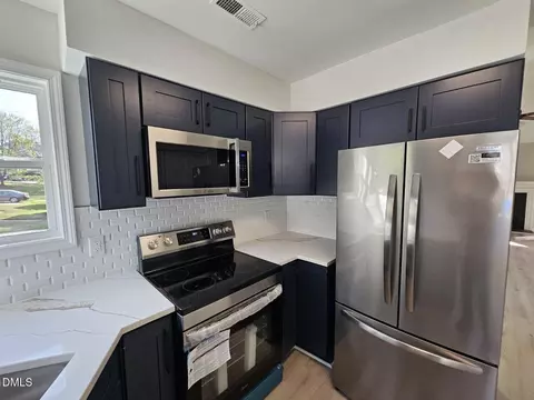 Kitchen - 4409 Roller Ct, Raleigh, NC 27604 photo 5 of 11