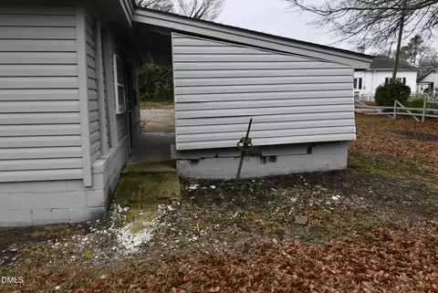 Exterior - 405 E Cole St, Dunn, NC 28334 photo 5 of 9