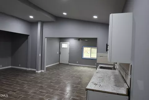 Entry Way - 405 E Cole St, Dunn, NC 28334 photo 1 of 3
