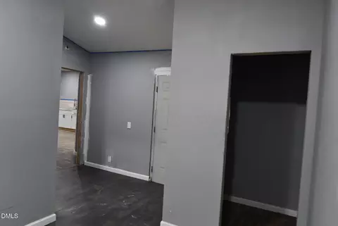 Entry Way - 405 E Cole St, Dunn, NC 28334 photo 3 of 3