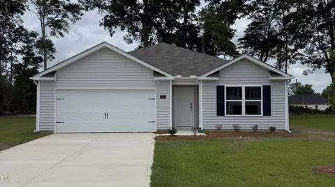 110 Claude St, La Grange, NC 28551