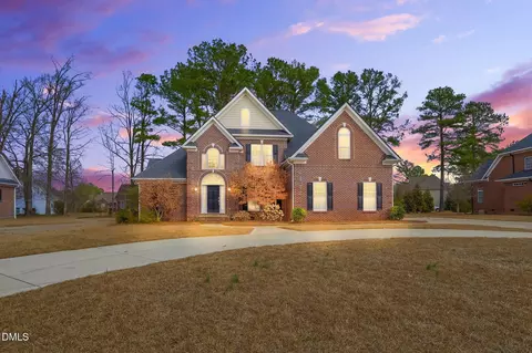 360 Kimberwicke Dr, Fayetteville, NC 28311