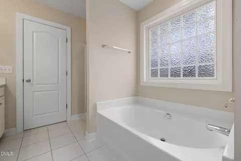 Bath - 320 Stone Monument Dr, Wake Forest, NC 27587 photo 4 of 4