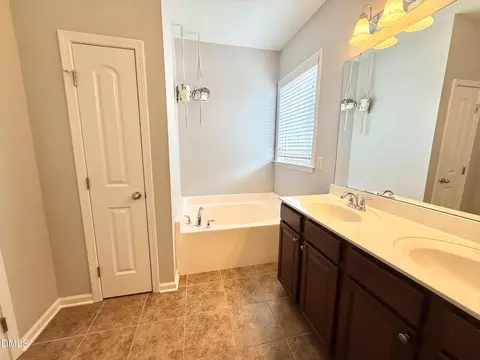 Bath - 819 Ember Dr, Durham, NC 27703 photo 6 of 7