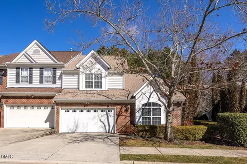 210 Chateau Pl, Chapel Hill, NC 27516