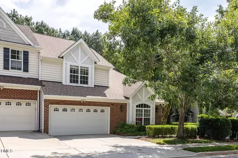 210 Chateau Pl, Chapel Hill, NC 27516