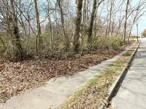 375 W Rockspring St, Henderson, NC 27536