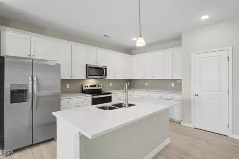 Kitchen - 337 Avery Meadows Dr, Smithfield, NC 27577 photo 1 of 3