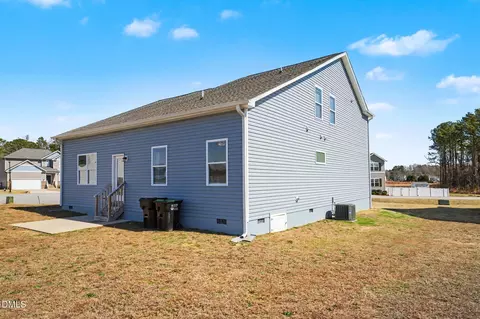 Exterior - 337 Avery Meadows Dr, Smithfield, NC 27577 photo 4 of 5