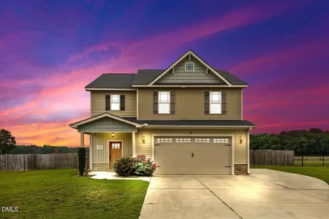 423 Planters Ridge Dr, Pikeville, NC 27863