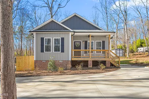 608 E Oakwood St, Mebane, NC 27302