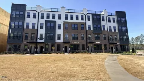 615 Hedrick Ridge Rd #303, Cary, NC 27519