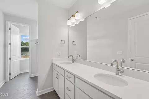 Bath - 809 Callan View Ave, Wake Forest, NC 27587 photo 3 of 6