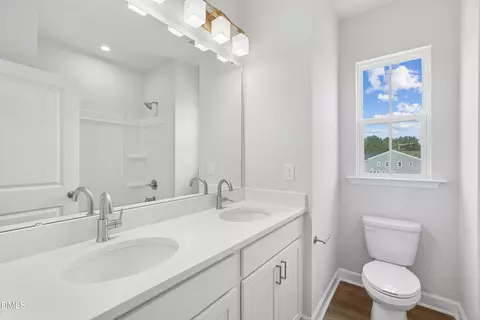 Bath - 809 Callan View Ave, Wake Forest, NC 27587 photo 4 of 6