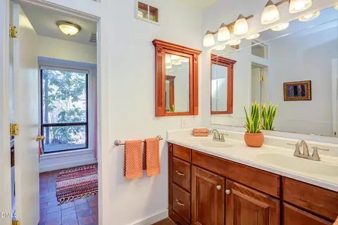 Bath - 6 Harvey Pl, Durham, NC 27705 photo 4 of 4