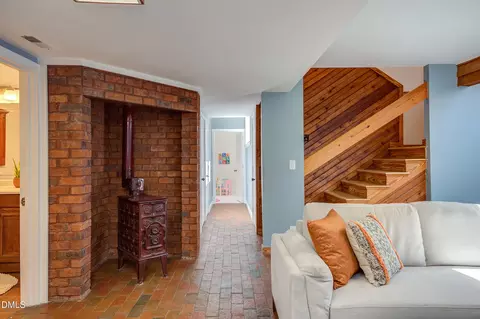 Entry Way - 6 Harvey Pl, Durham, NC 27705 photo 4 of 4