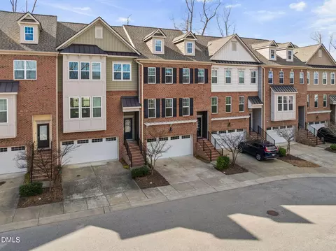 Exterior - 4033 Robious Ct, Cary, NC 27519 photo 3 of 11
