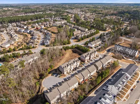 View/Area - 4033 Robious Ct, Cary, NC 27519 photo 7 of 11