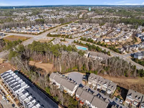 View/Area - 4033 Robious Ct, Cary, NC 27519 photo 8 of 11
