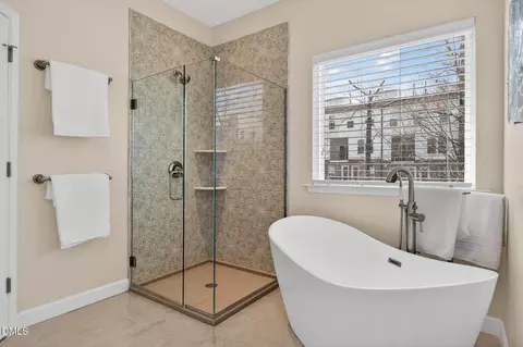 Bath - 4033 Robious Ct, Cary, NC 27519 photo 5 of 7