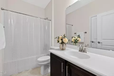 Bath - 4033 Robious Ct, Cary, NC 27519 photo 7 of 7