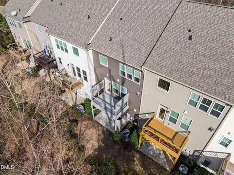 View/Area - 4033 Robious Ct, Cary, NC 27519 photo 2 of 11
