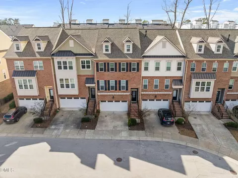 View/Area - 4033 Robious Ct, Cary, NC 27519 photo 1 of 11