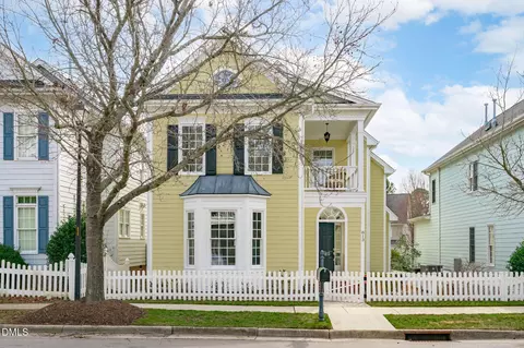813 Carpenter Town Ln, Cary, NC 27519