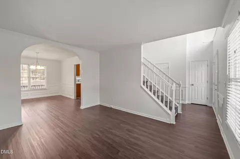 601 Crossing Dr, Durham, NC 27703 photo 8