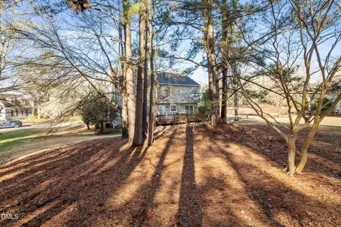 601 Crossing Dr, Durham, NC 27703 photo 35