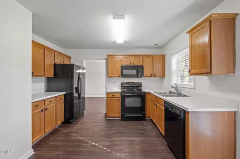 601 Crossing Dr, Durham, NC 27703 photo 12