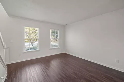 601 Crossing Dr, Durham, NC 27703 photo 9