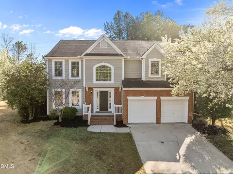 601 Crossing Dr, Durham, NC 27703 photo 5