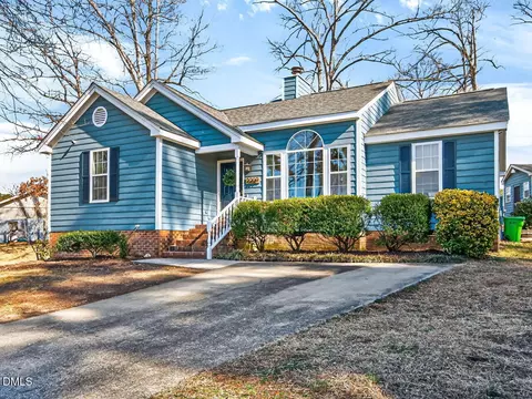 2209 Crampton Pl, Raleigh, NC 27604